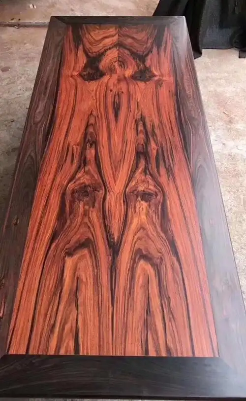 大红酸枝代表性纹路