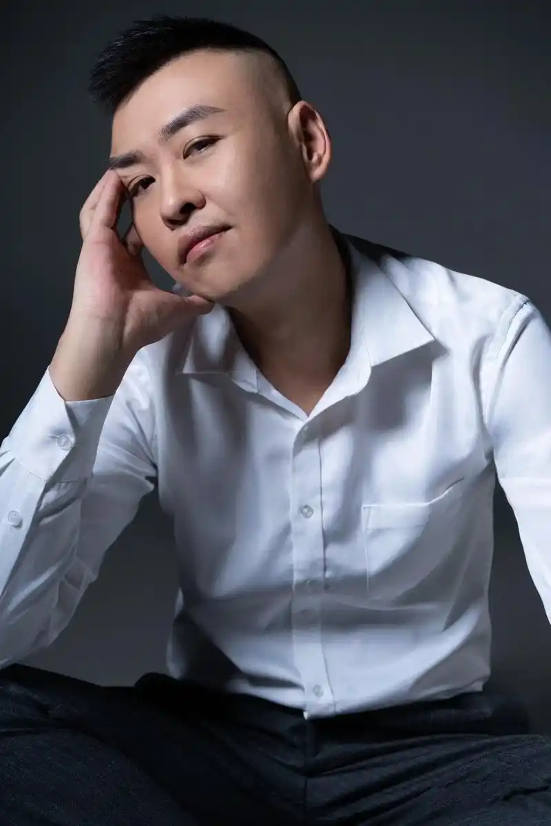 给40岁的自己拍一组肖像照 91#肖像摄影 #男生写真 #高 - 抖音