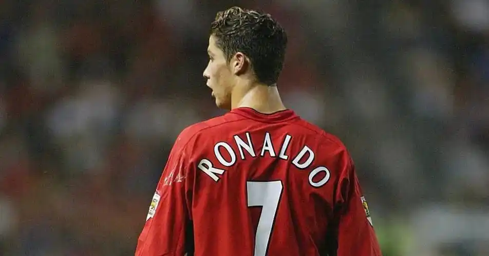 c罗昔日飚速时刻:半场开趟生撕对手后防-直播吧手机版