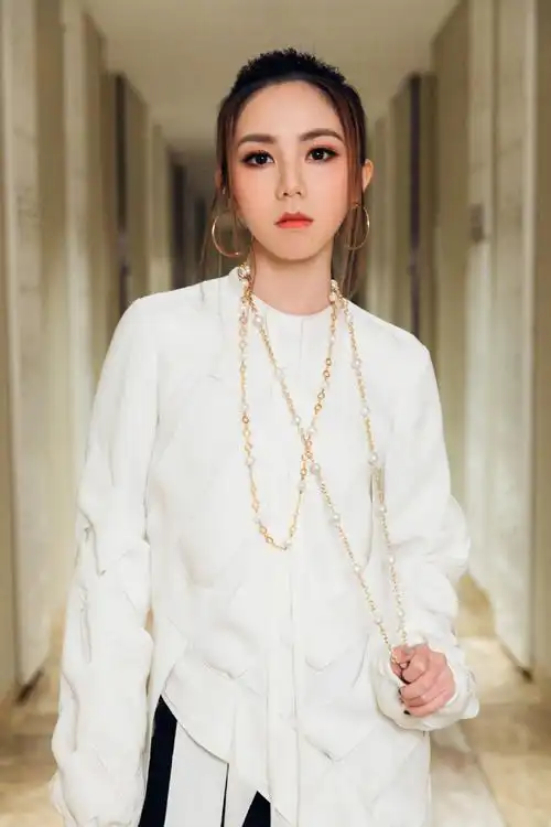 邓紫棋时尚干练写真图片68