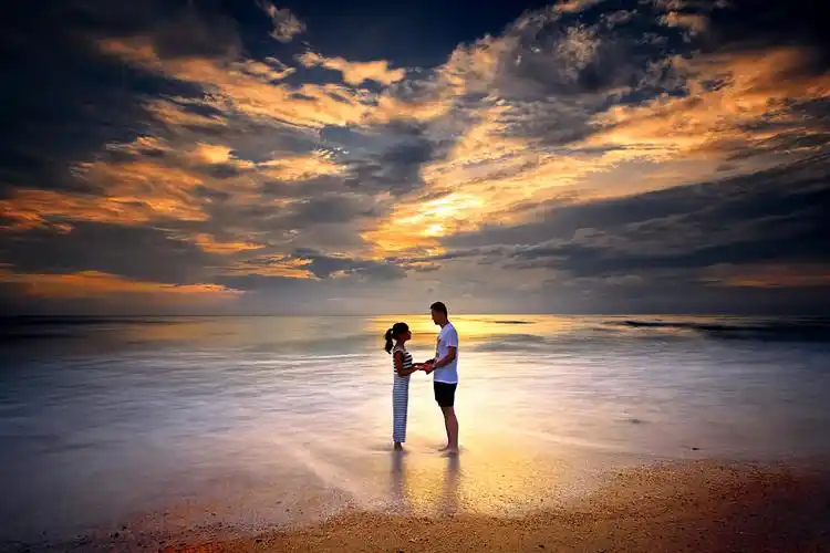 还能尽自己的微薄之力给 br /> 一对儿陌生的情侣一个美好的旅行灰滗