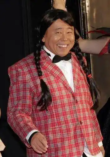 《男媒婆》里的丁二春 ;还是《武松》中 的武大郎 ;成名之后的潘长江