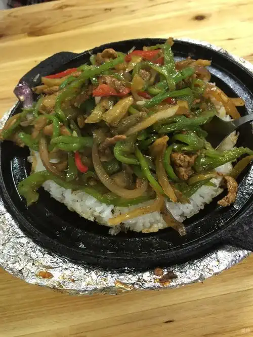 榨菜肉丝煲仔饭