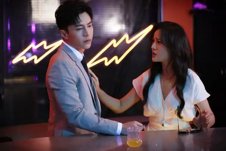 王冠逸楼下女友请签收在线寻求恋爱建议反差萌形象热议不断