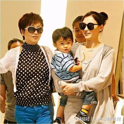 第三胎孩子生父成迷 真相或永远是个谜然而让许多人费解的是,张柏芝的