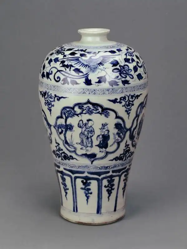 武汉博物馆收藏的这件青花"四爱图"梅瓶是我国元代青花瓷器艺术的杰出