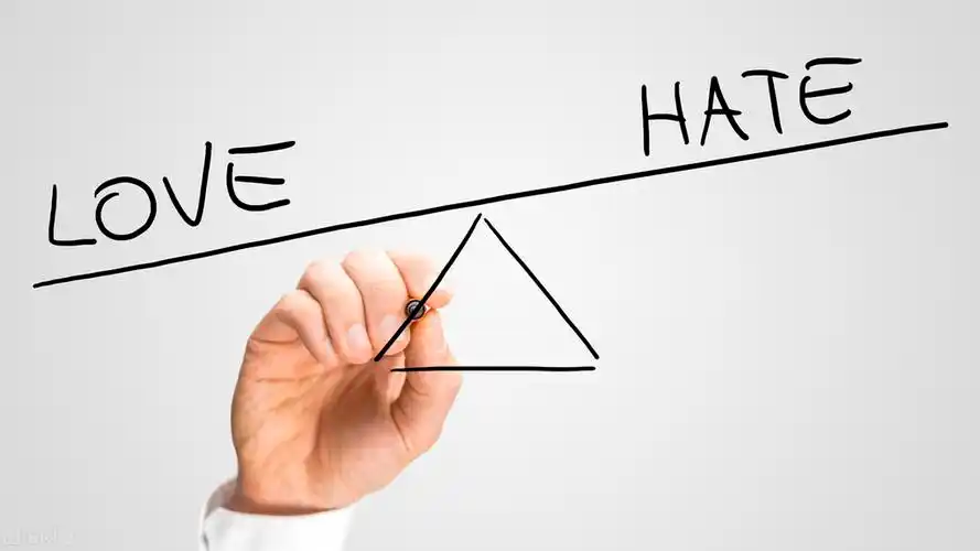 争斗有时不一定要分高低,像跷跷板一样保持平衡就好了!