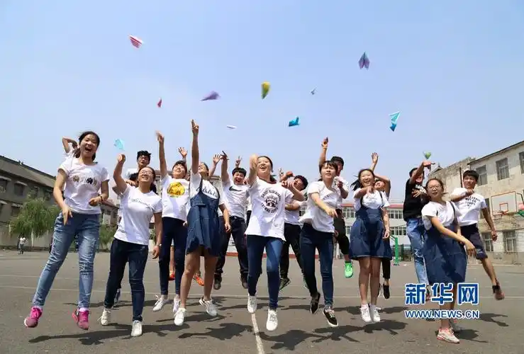 创意毕业照告别初中生活