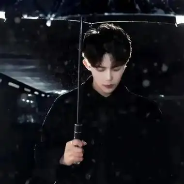 一男一女各一张好看的真人情头图片