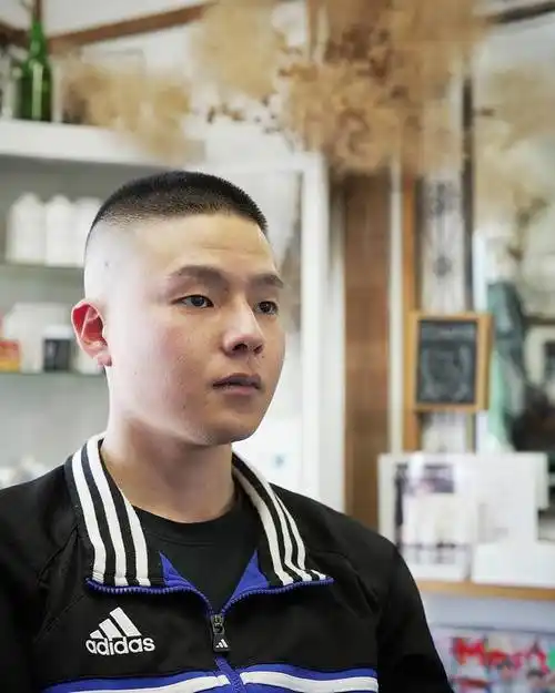 我的最爱还是两侧铲短,百变时尚很帅气|发型|脸型|烫发|圆寸头_网易