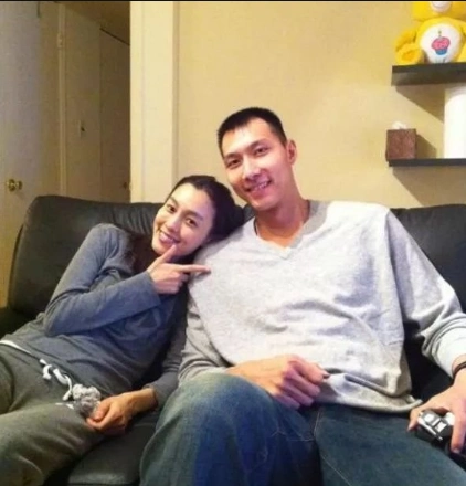 易建联妻子被问嫁给两米多男人的感受妻子回答很大胆