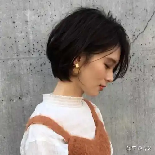 不染不烫的短发发型有哪些