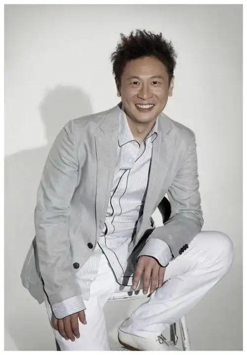 53岁台湾老戏骨,与胡歌搭档一夜爆红,而今落得无戏可拍