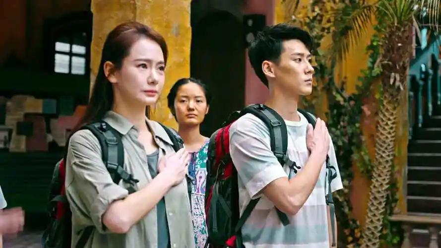 《一起深呼吸》20点首播 戚薇杨佑宁致敬医疗英雄