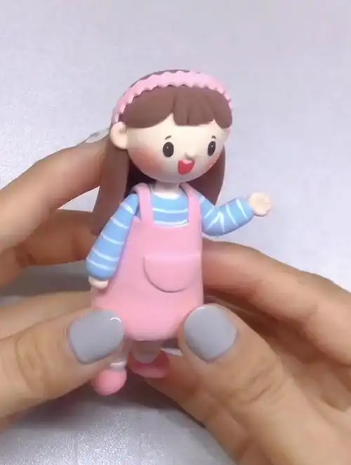 动手能力培养-今天用超轻黏土做一个小女孩吧-度小视