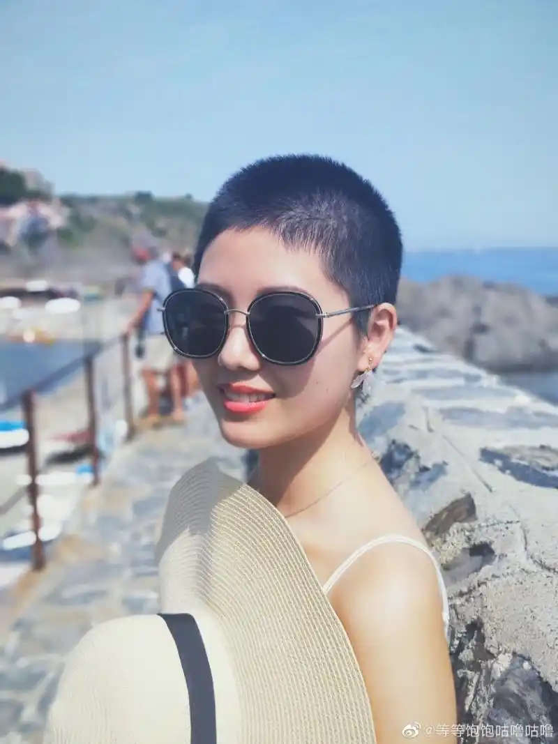 女生光头-寸头-短发的生长过程 2020年5月22号因为疫情 在家隔离的