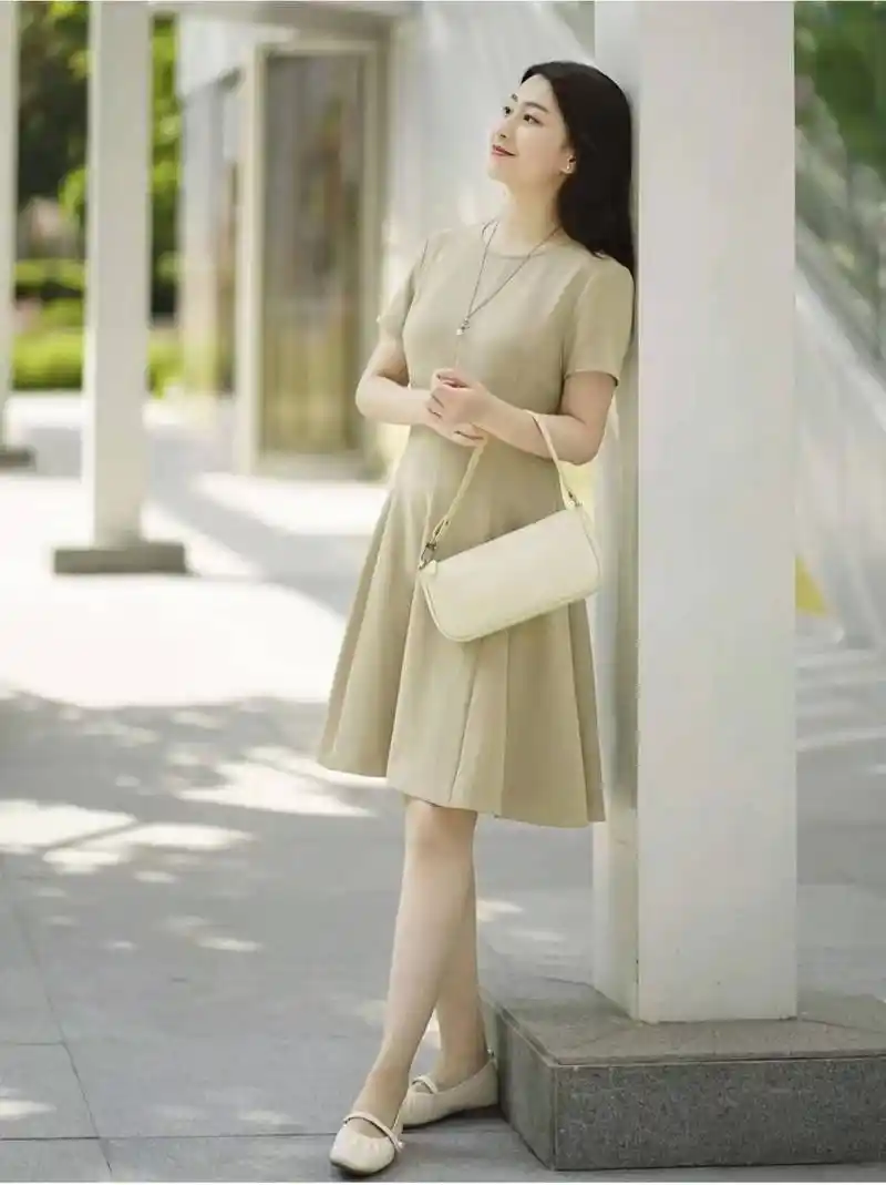 原创40岁中年女人夏季穿什么衣服好看有气质