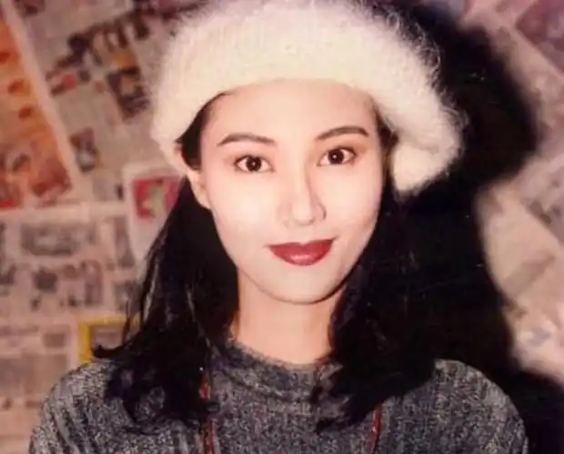 李嘉欣年轻时有多美?初中已是千里挑一,怪不得能成"富豪捕手"