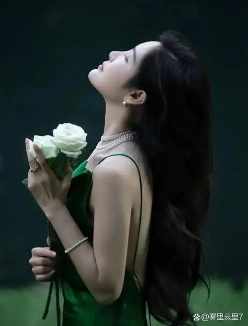 女人的气质是她们外在和内在特质的结合,它可以展现一个人的品味