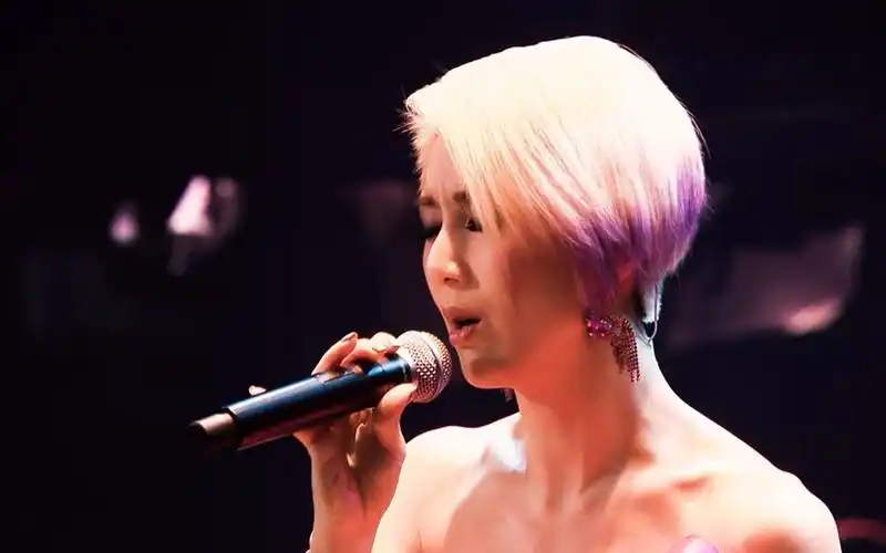 杨千嬅的《小城大事》,很港味,诉说的是都市人的千面感情!