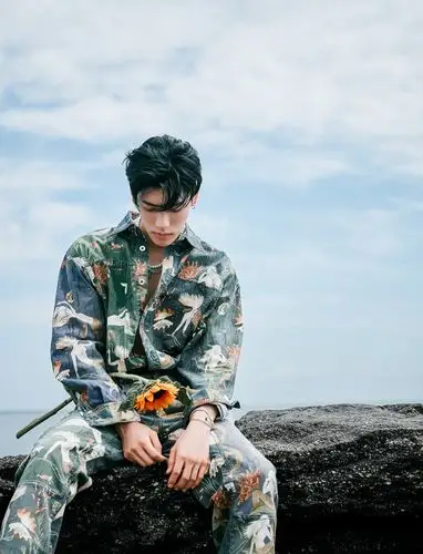 王子异发布原创单曲《yessir》 音乐实力获好评