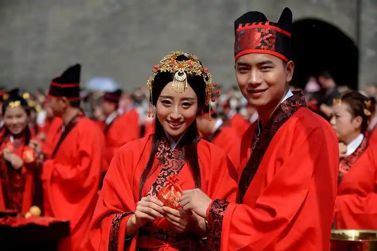 西安举行百对情侣汉式集体婚礼