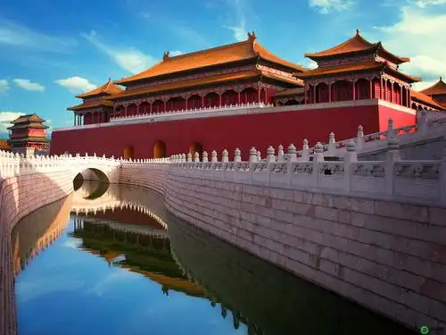 建议定在靠近地铁的地方,乘坐或者转乘都方便,当时本人去北京旅游就是