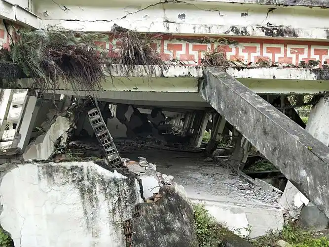 汶川映秀地震漩口中学