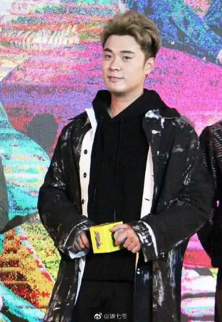 陈赫怎么突然这么胖?都快是两个张子萱了!