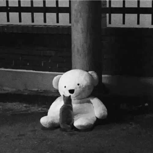 表达伤感伤心难过的头像图片大全痛到心碎一看就让人心疼的头像