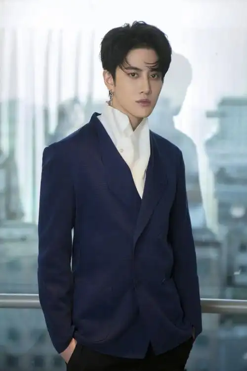 mike帅气成熟写真图片