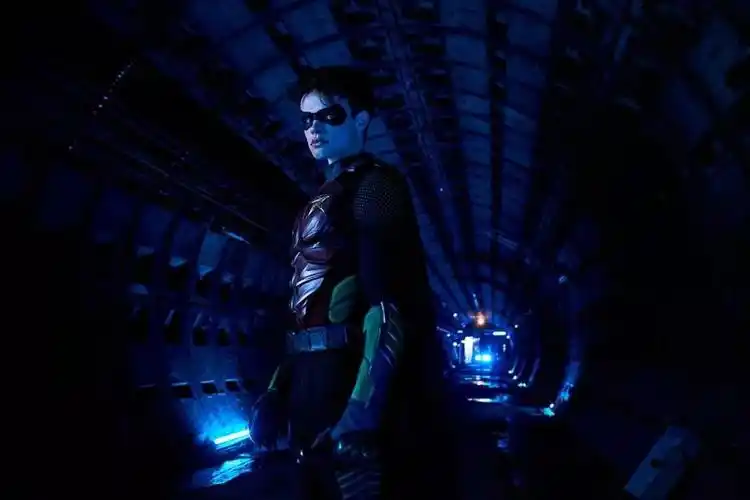 美剧泰坦全新剧照夜翼初露雏形