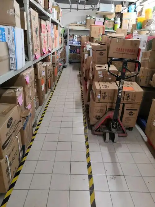 家庭仓库清理图片