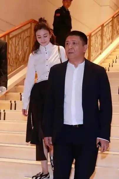 李小冉:和徐佳宁做了20年朋友后再做夫妻,如今她还好吗?