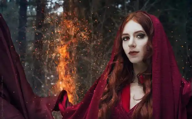 精彩cosplay之《权力的游戏》的红女巫—梅丽珊卓