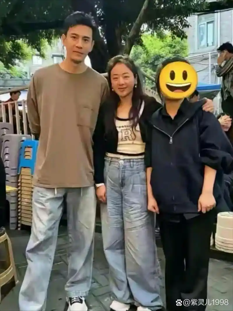 小李琳这是经历了啥?明明比老公只大6岁,怎么看起来像大16岁一样?