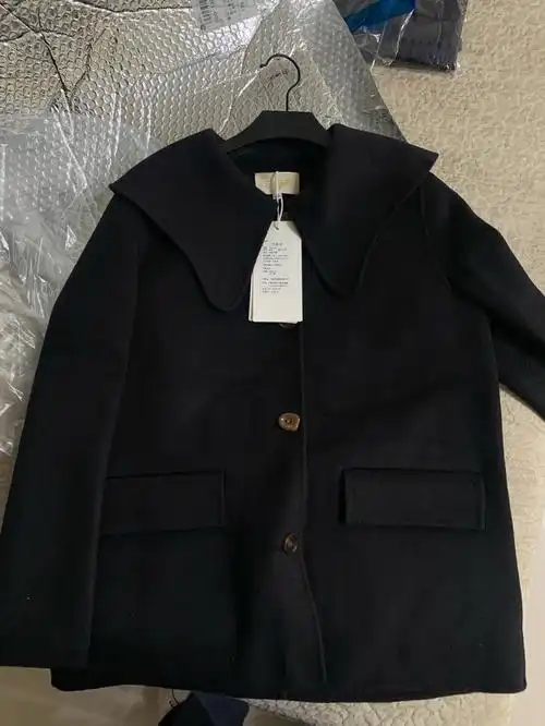 偏黑的藏青98参考p4跟藏青色衣服的对比