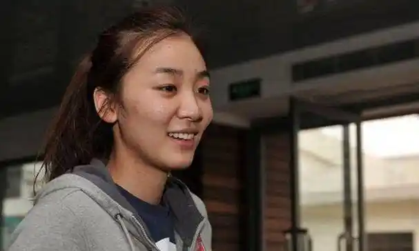 赵爽:32岁时,她选择嫁给一个"神秘"的丈夫,因为她的颜值太高,她被库里