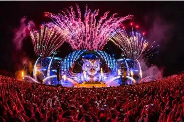 酷!顶级电音节edc震撼回归,豪华舞美造就极致视听盛宴