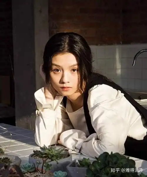 如何客观评价演员春夏的长相? - 知乎