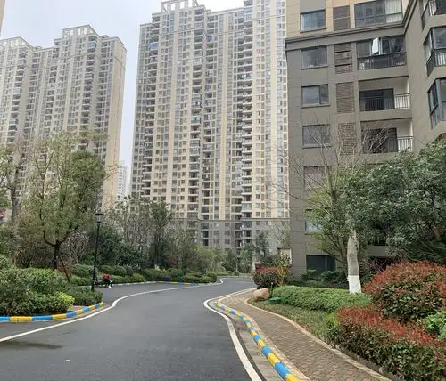 江西省南昌市新建区望城镇新建城b5区3栋