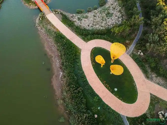 目前生态城最大的公园——南堤-永定洲公园