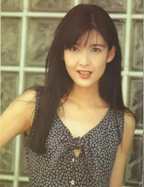 周慧敏:被吴君如骂集邮女,嫁给风流丈夫,如今57岁现状如何?