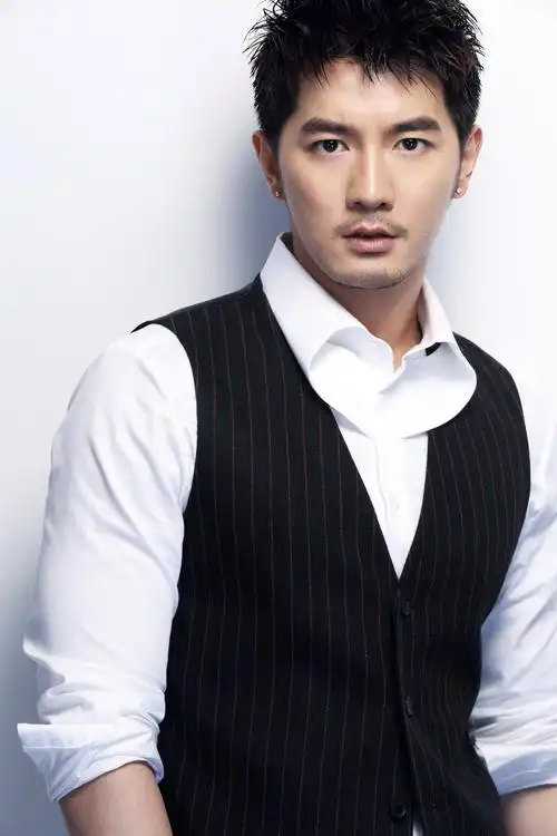 p>刘潮(ryan,      ),1989年5月25日出生于北京市,中国内地影视男