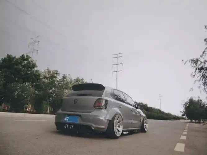 水泥灰宽体小钢炮天山脚下的polo你服吗