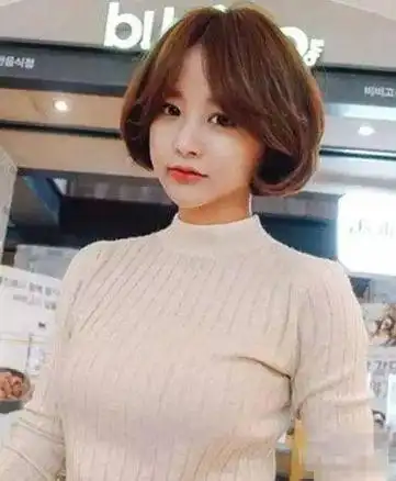 适合方脸女生的发型(11款充满气质的方脸适合的发型)(4)