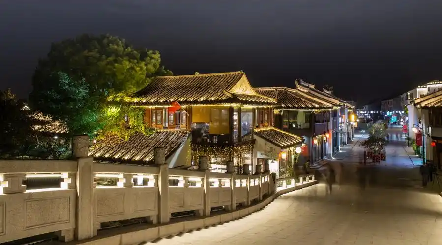 江苏省常熟市古里镇依托铁琴铜剑楼知旅街区,发挥自身文化资源优势