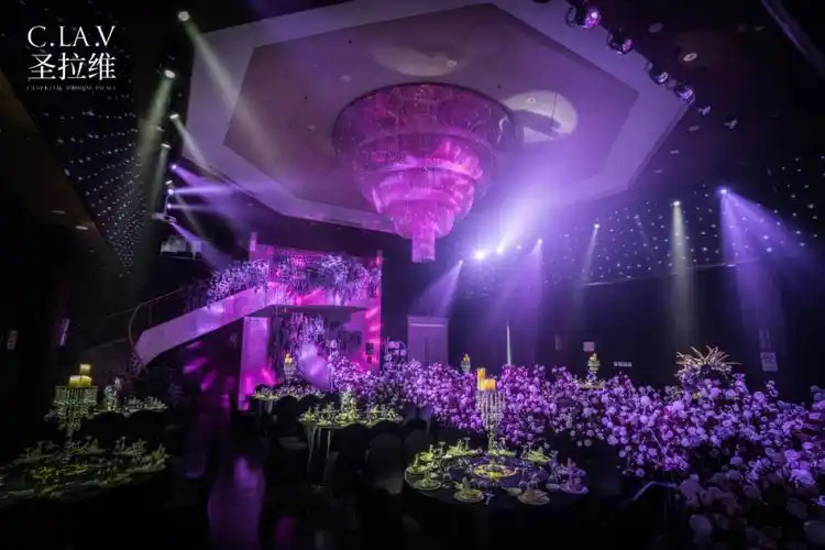 纯鲜花的紫色小众室内婚礼真的绝绝子爱了