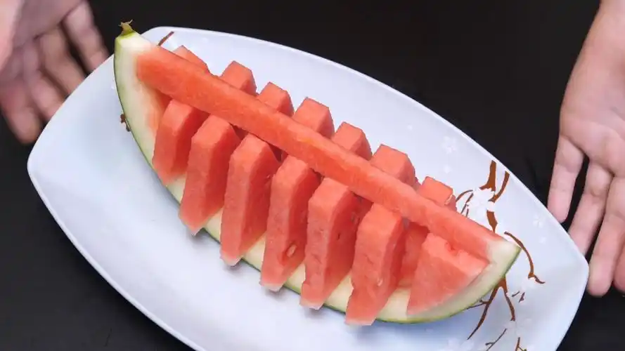 吃瓜还有这么多讲究如何挑选西瓜吃不完的西瓜如何保存西瓜皮有哪些