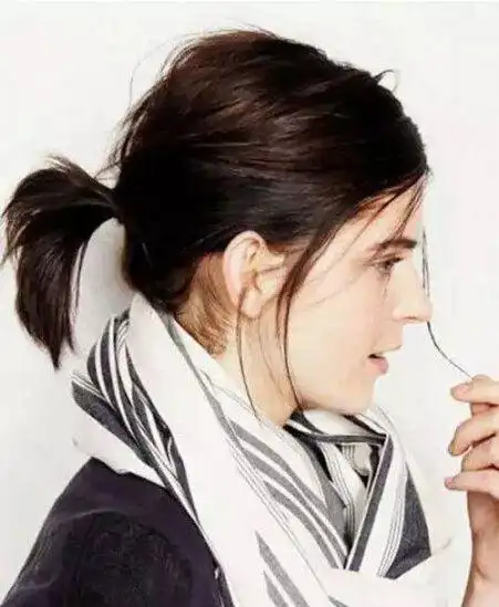 女孩子短头发怎么扎马尾干练利索马尾辫显调皮感